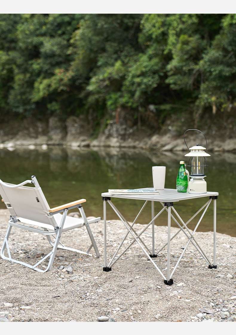 キャンプ用品  折りたたみ式アウトドアキャンプテーブル