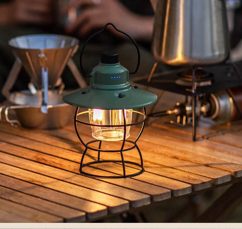 キャンプ用品 充電式防水仕様復古調吊り下げ式ランタン