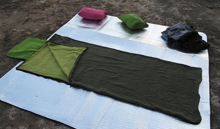 キャンプ用品 軽量封筒型寝袋 快適睡眠仕様