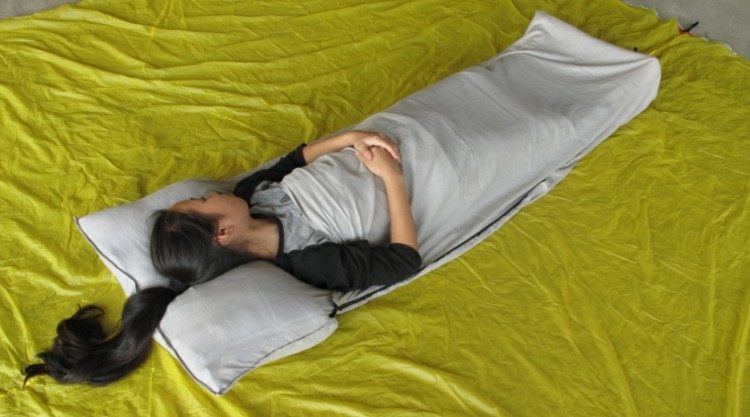 キャンプ用品 封筒型軽量寝袋枕付き快適仕様