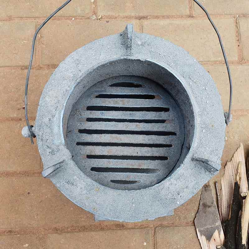 キャンプ用品 懐かしの石窯焚き火台