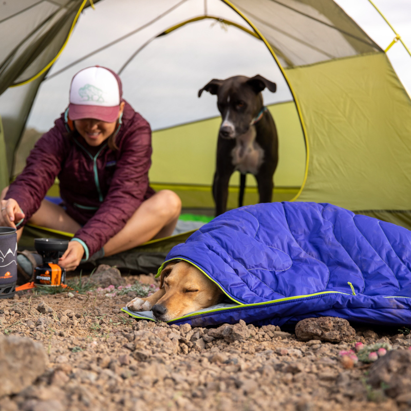キャンプ用品 愛犬と一緒に眠れる二人用寝袋