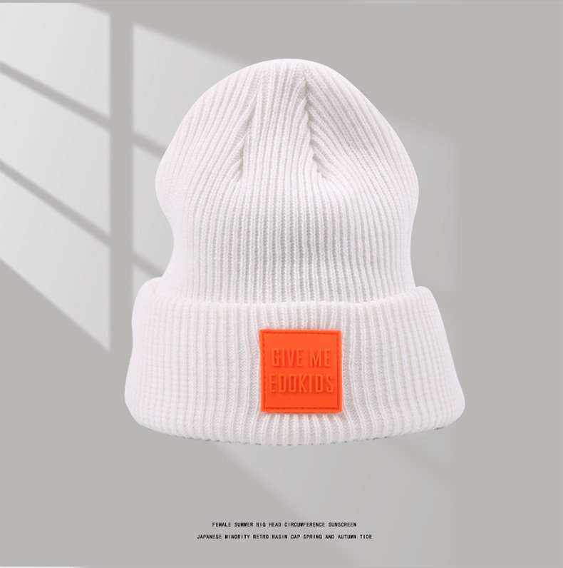 メンズ キャップ リブ編み浅め仕立てワンポイントタグ付きニット帽