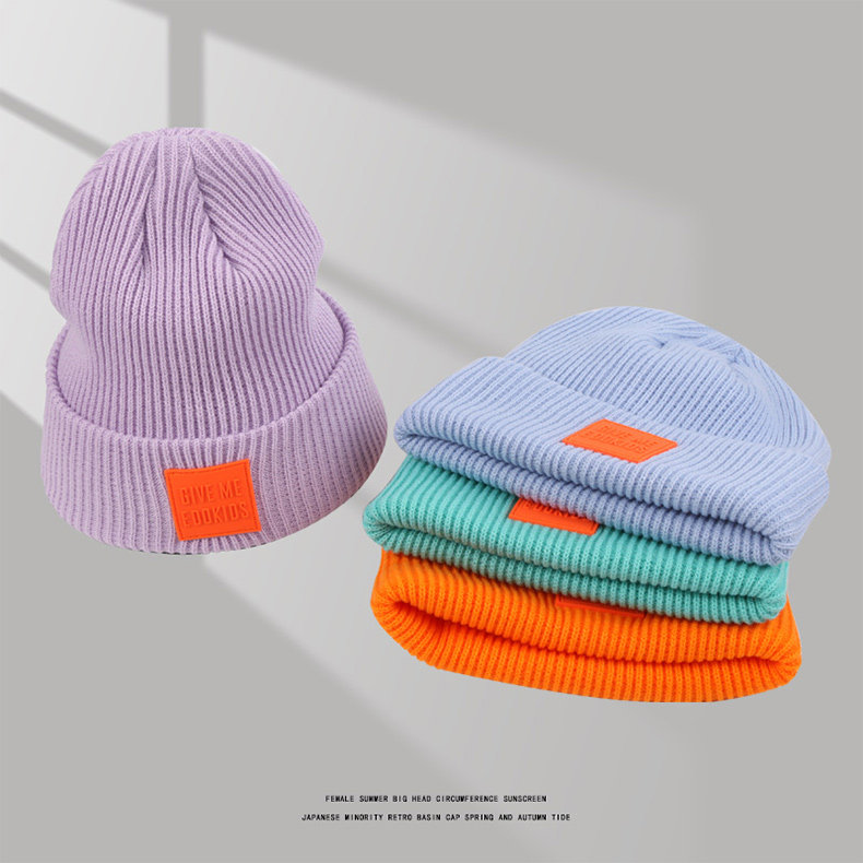 メンズ キャップ リブ編み浅め仕立てワンポイントタグ付きニット帽