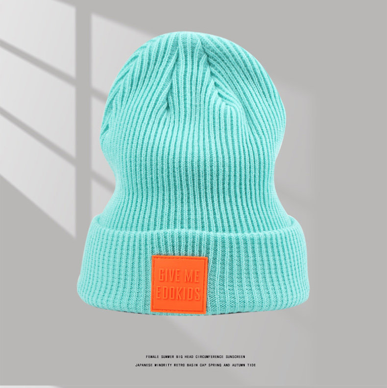 メンズ キャップ リブ編み浅め仕立てワンポイントタグ付きニット帽