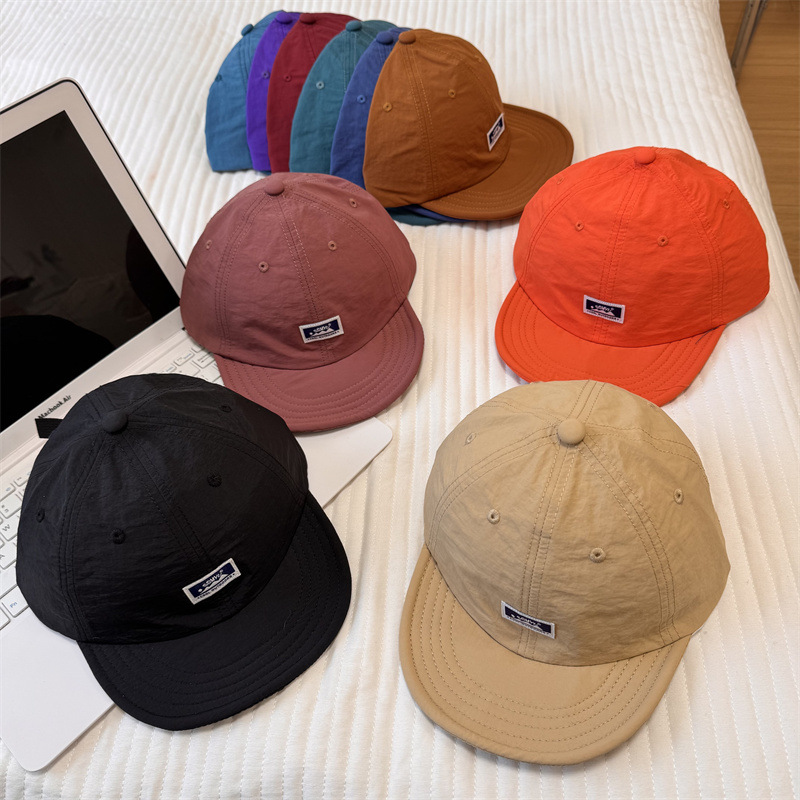 キャップ　メンズ シンプルタグ付きフラットワークキャップ