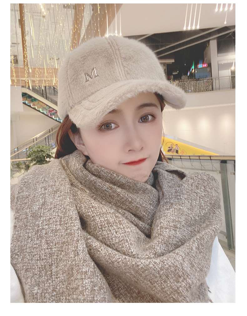 ランニングキャップ　もこもこ素材のイニシャル入りキャップ