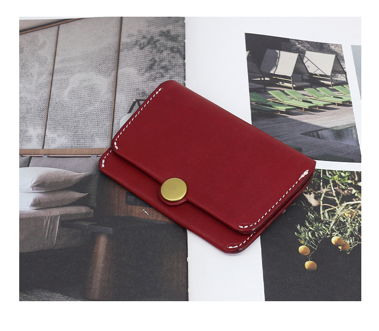 手縫いステッチ真鍮ボタン付き革製コンパクト名刺入れ