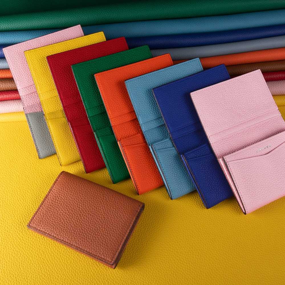 上質な手触り牛革名刺入れ