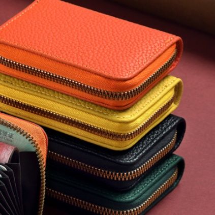 蛇腹式型押し革名刺入れ 大容量収納