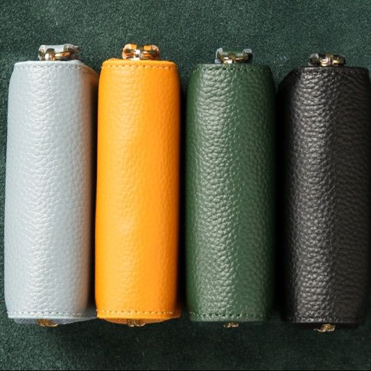 名刺入れ 型押し革ラウンドファスナー式名刺入れ