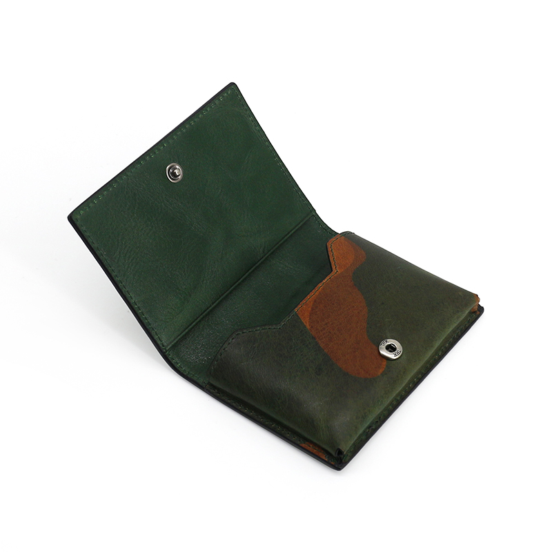 上質牛革仕立て二つ折りビジネス名刺入れ