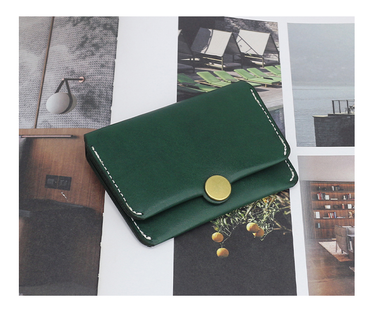 手縫いステッチ真鍮ボタン付き革製コンパクト名刺入れ