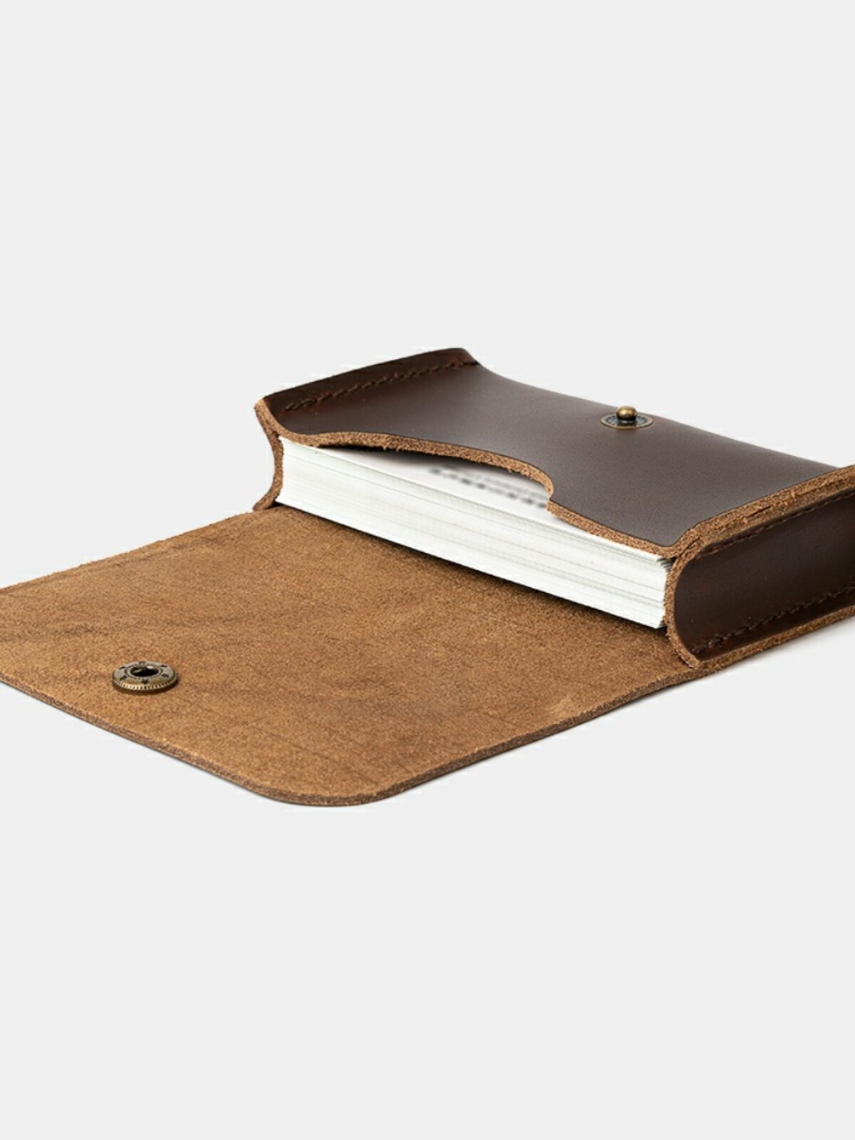 名刺入れ 本革仕立て 留め具付き