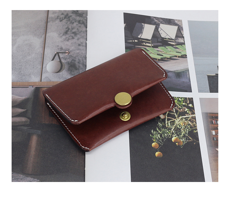 手縫いステッチ真鍮ボタン付き革製コンパクト名刺入れ