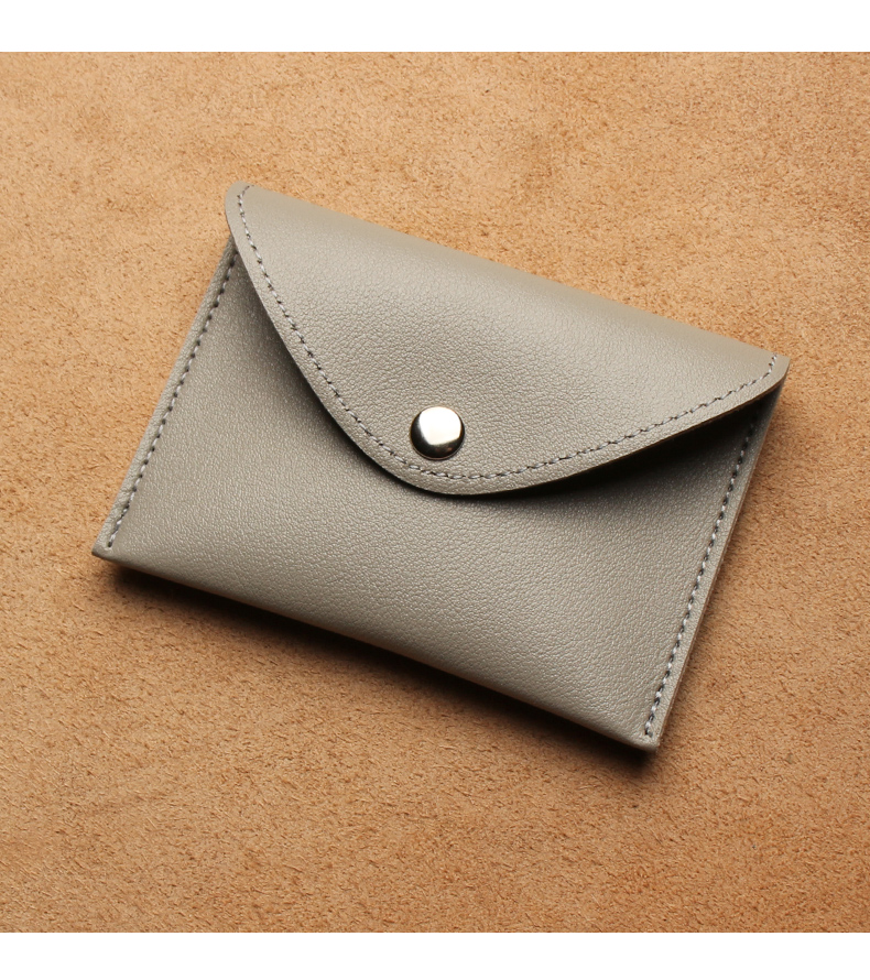 封筒型フラップ式本革名刺入れ