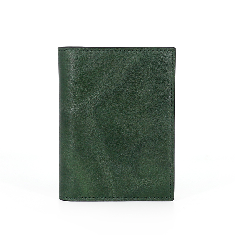 上質牛革仕立て二つ折りビジネス名刺入れ