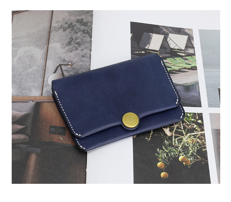 手縫いステッチ真鍮ボタン付き革製コンパクト名刺入れ