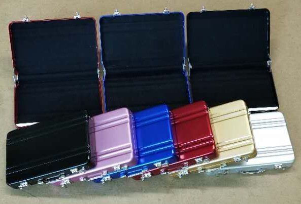 アルミ製コンパクト名刺入れ