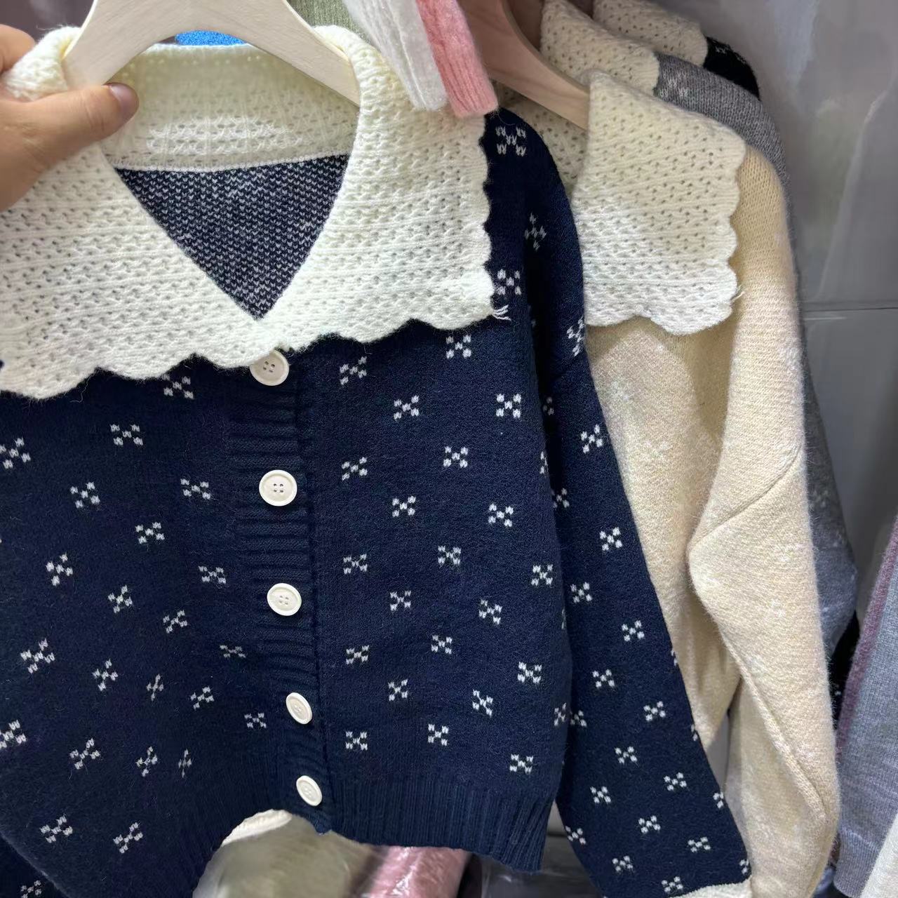 レディースカーディガン ショート丈 レース襟編みニットカーディガン