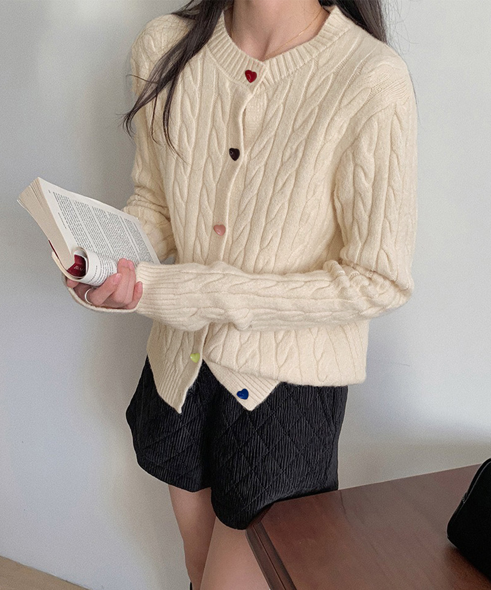 レディースカーディガン ミドル丈 ケーブルニットカーディガン ハートボタン前開き