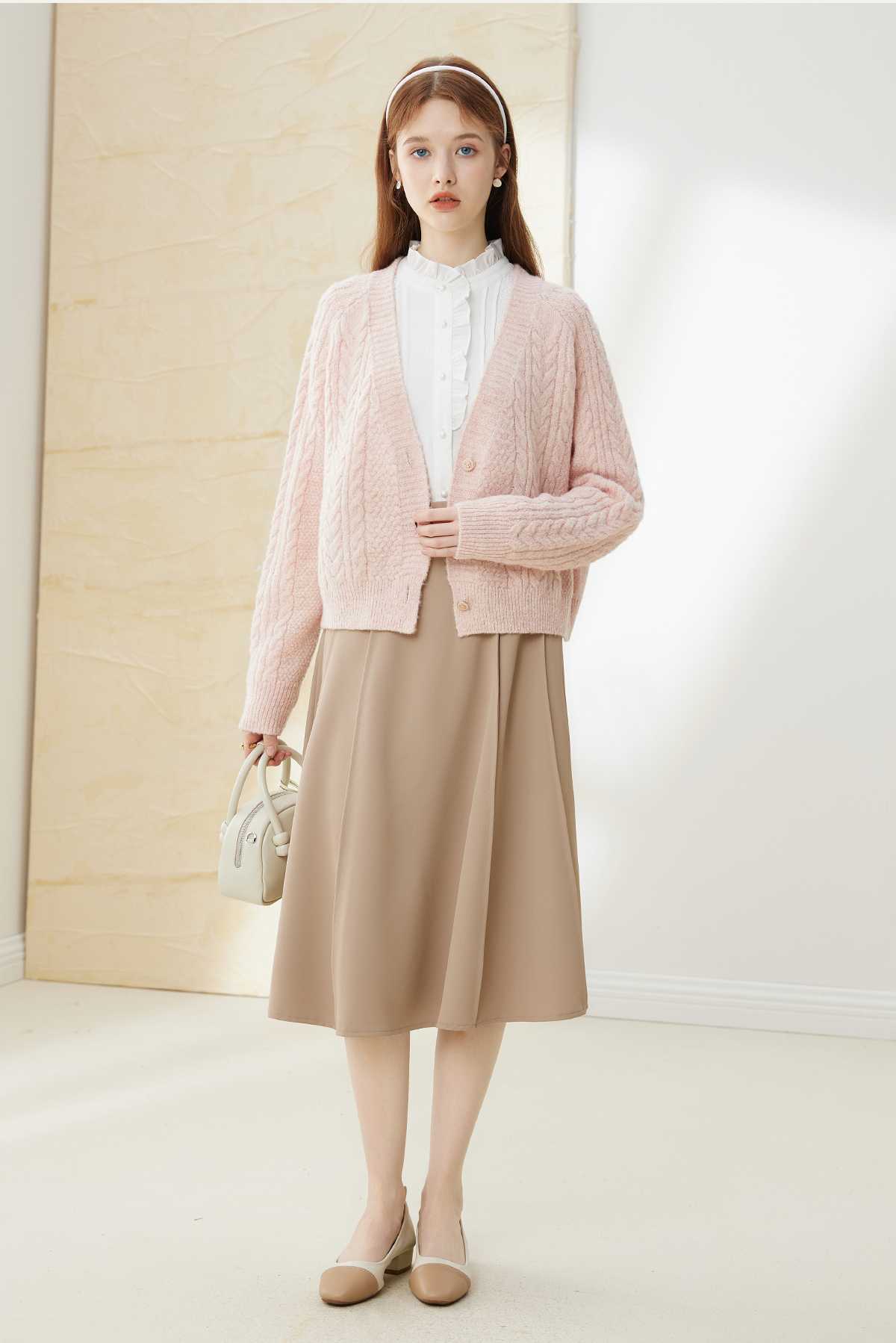 レディースカーディガン ふんわり編み目の優しい羽織り