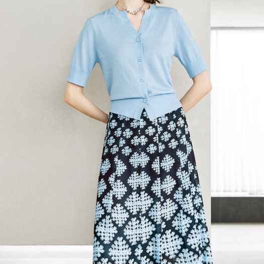 レディースカーディガン 上品な五分袖ボタン留めニットカーディガン