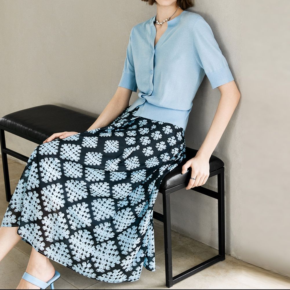 レディースカーディガン 上品な五分袖ボタン留めニットカーディガン