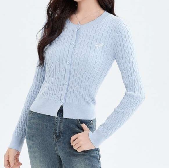 レディースカーディガン パール釦付き ケーブル編みカーディガン