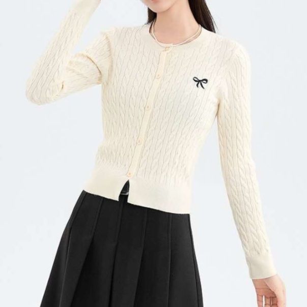 レディースカーディガン パール釦付き ケーブル編みカーディガン