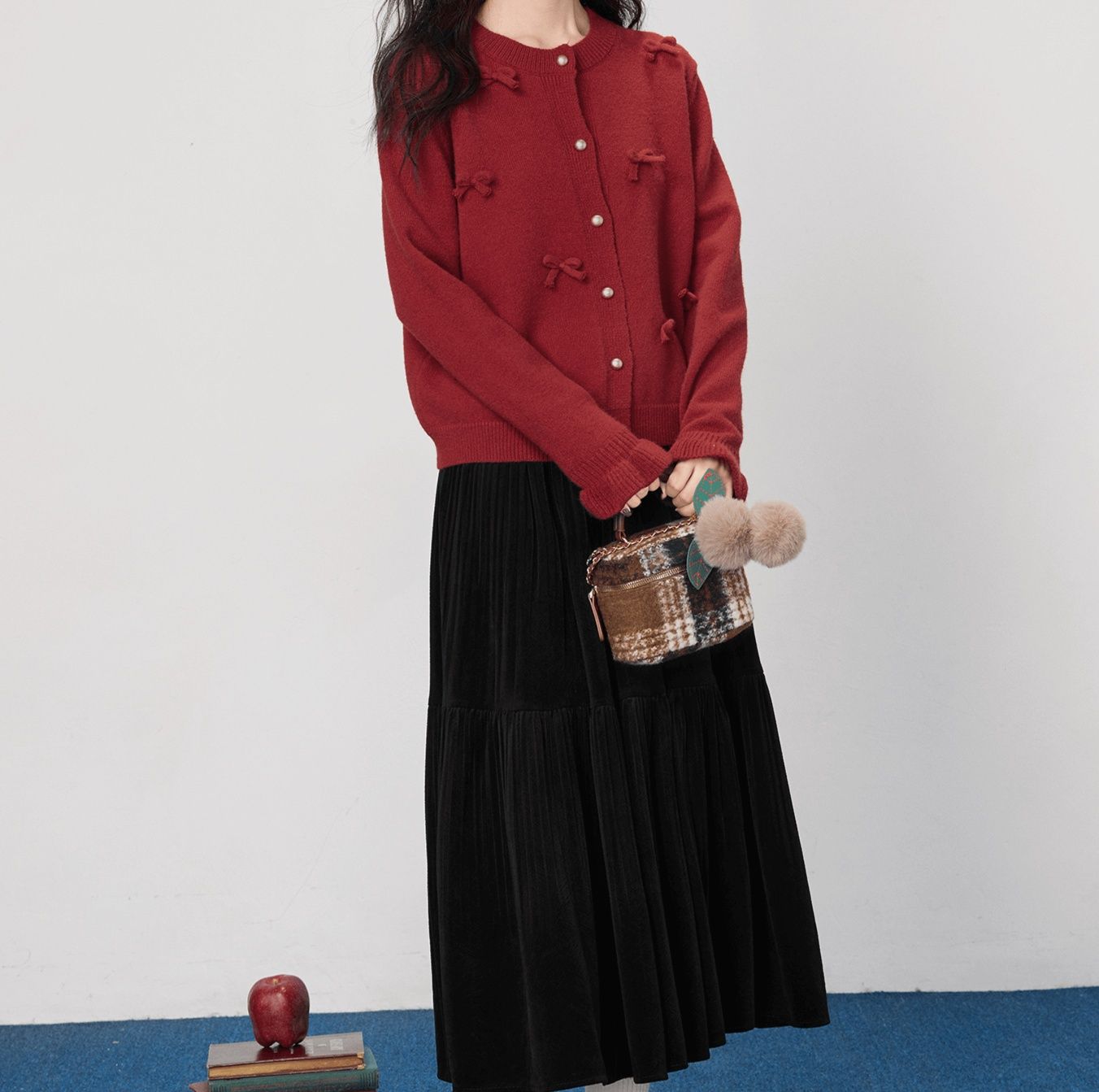 レディースカーディガン 小さなリボンがキュートなガーリーカーディガン　ミドル丈