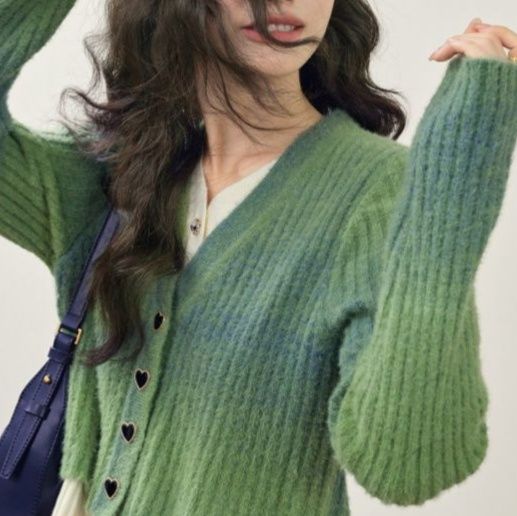 レディースカーディガン ふわふわリブ編みハートボタン羽織　ショート丈