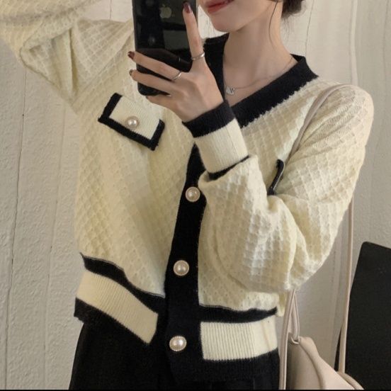 レディースカーディガン ショート丈レトロ風ニットカーディガン 上品な着こなしが叶う一枚