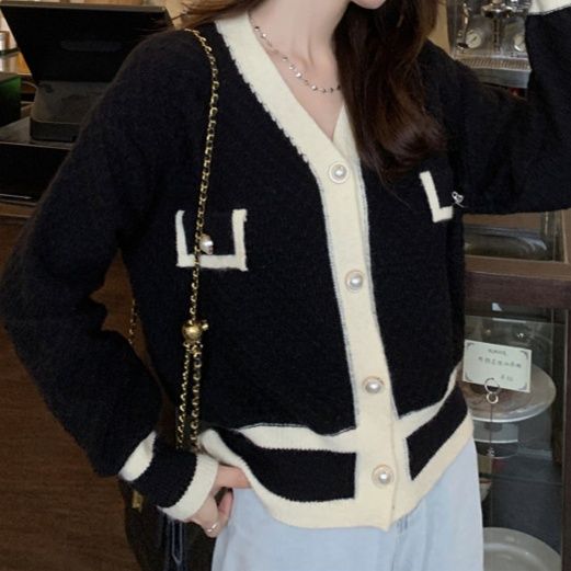 レディースカーディガン ショート丈レトロ風ニットカーディガン 上品な着こなしが叶う一枚