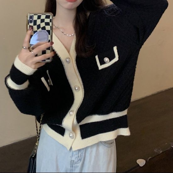 レディースカーディガン ショート丈レトロ風ニットカーディガン 上品な着こなしが叶う一枚