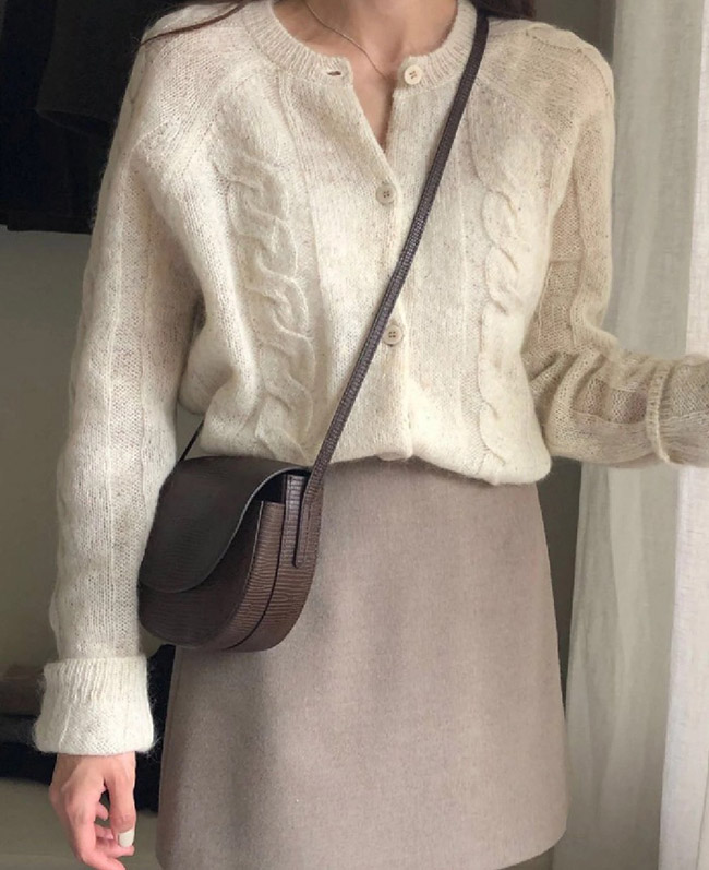レディースカーディガン ショート丈モヘア調カーディガン白色ふんわり羽織りニット