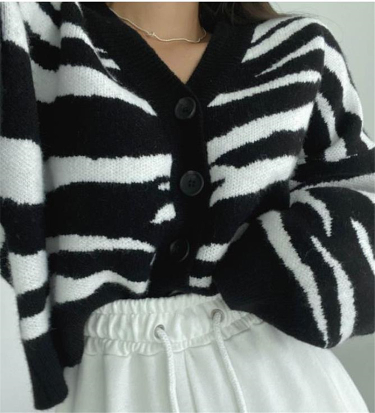 レディースカーディガン 黒白ボーダー ブイネック ショート丈 ニットカーディガン