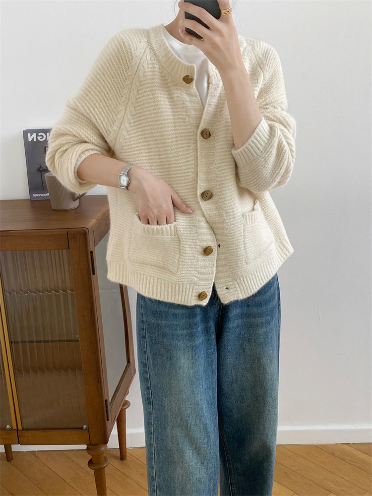 レディースカーディガン 柔らか長袖ショート丈ニットカーディガン