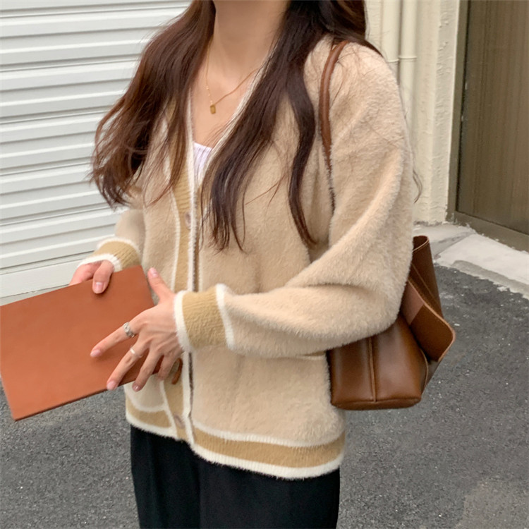 レディースカーディガン 秋冬定番ショート丈ニットカーディガン配色デザイン　センターライン