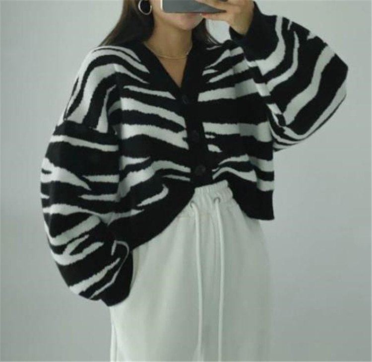 レディースカーディガン 黒白ボーダー ブイネック ショート丈 ニットカーディガン