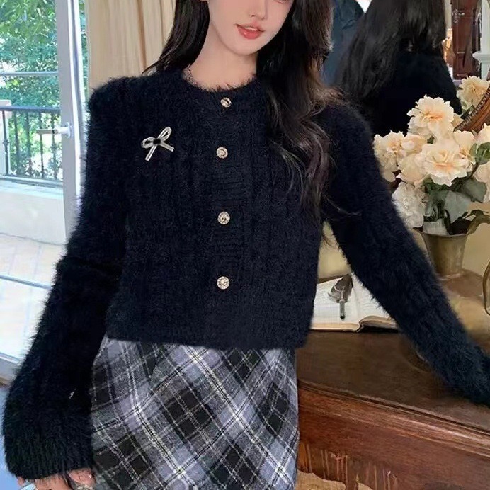 https://fulmo-img-server.com/cardigans/07f0e6b1-4381-4d32-a591-2fbf3fdf328b.jpg