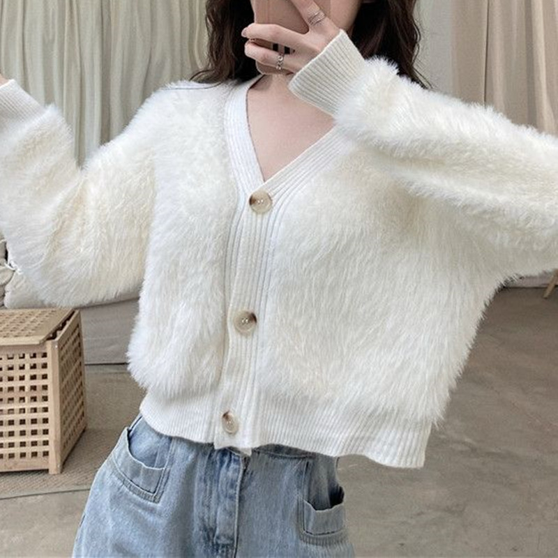 https://fulmo-img-server.com/cardigans/12226b42-fb50-48bd-977e-7879096cde40.jpg