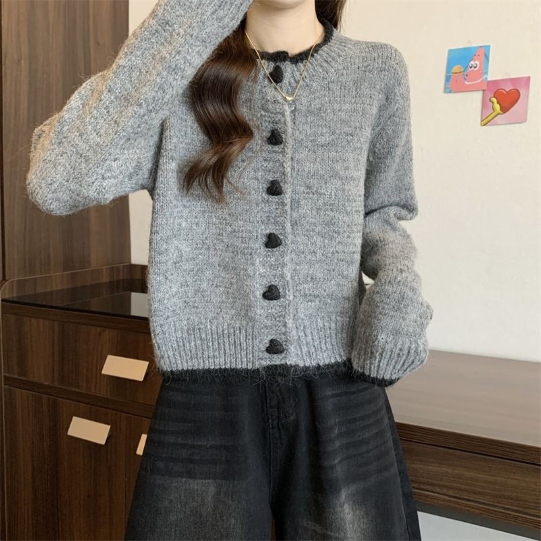https://fulmo-img-server.com/cardigans/1222daca-dcc6-4b23-8b66-8a87897db158.jpg