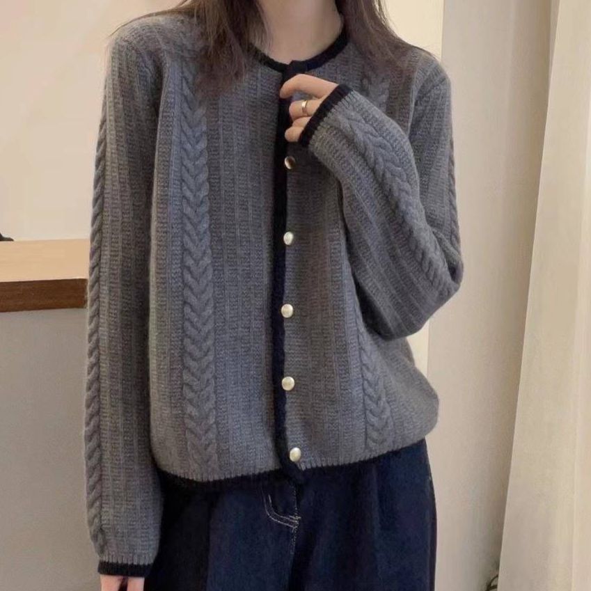 https://fulmo-img-server.com/cardigans/1743853986158_dtp1f38e_ugsrl58v.jpeg