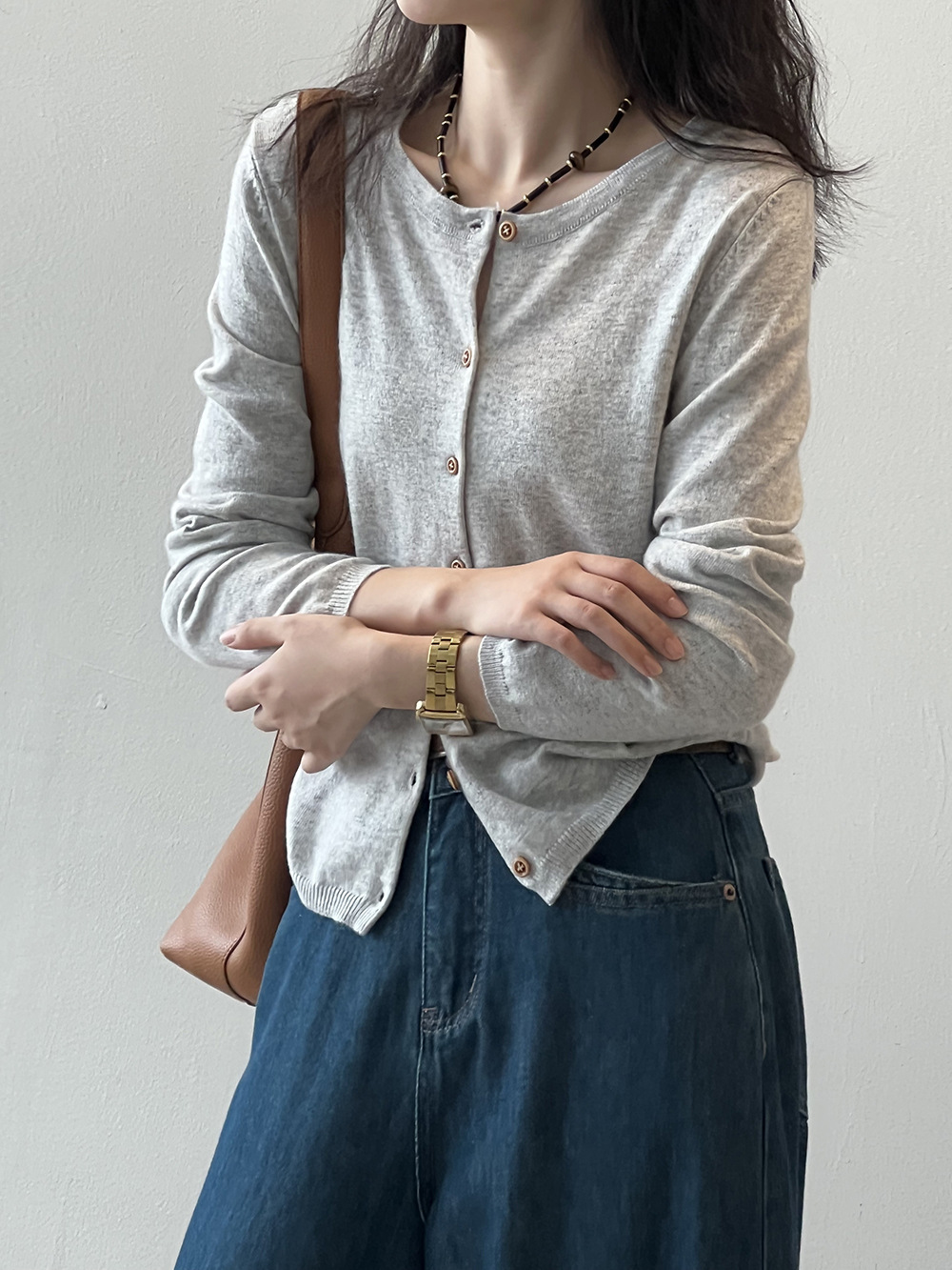 https://fulmo-img-server.com/cardigans/347b267e-44b5-4378-9c43-bfb92f535451.jpg