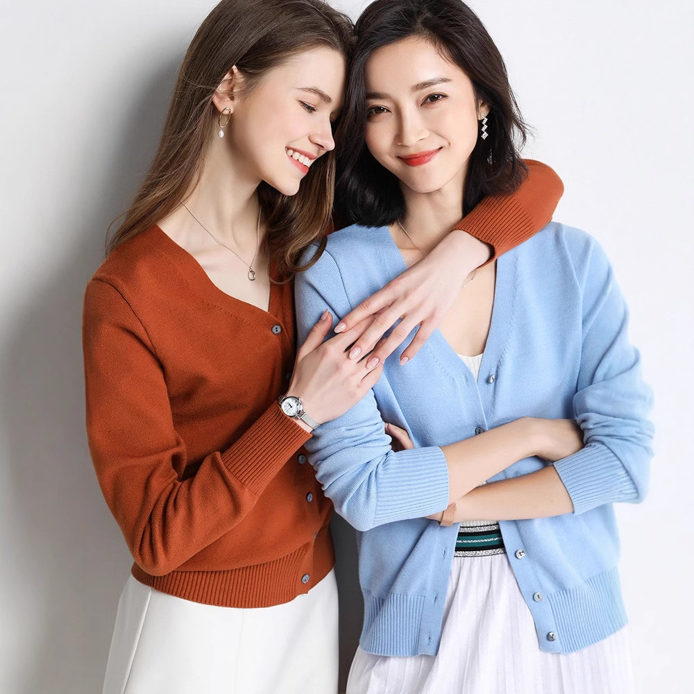 https://fulmo-img-server.com/cardigans/3f78f0ab-9b70-4f6f-941b-53de5181ca85.jpg