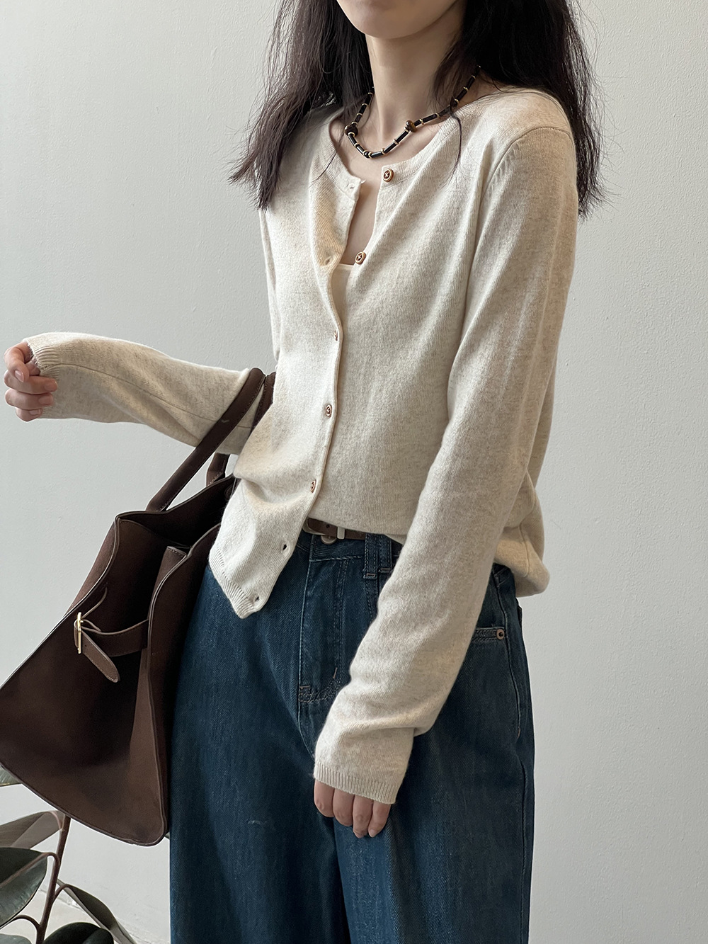 https://fulmo-img-server.com/cardigans/465d5842-5715-4df5-833c-a02f42afaa1c.jpg