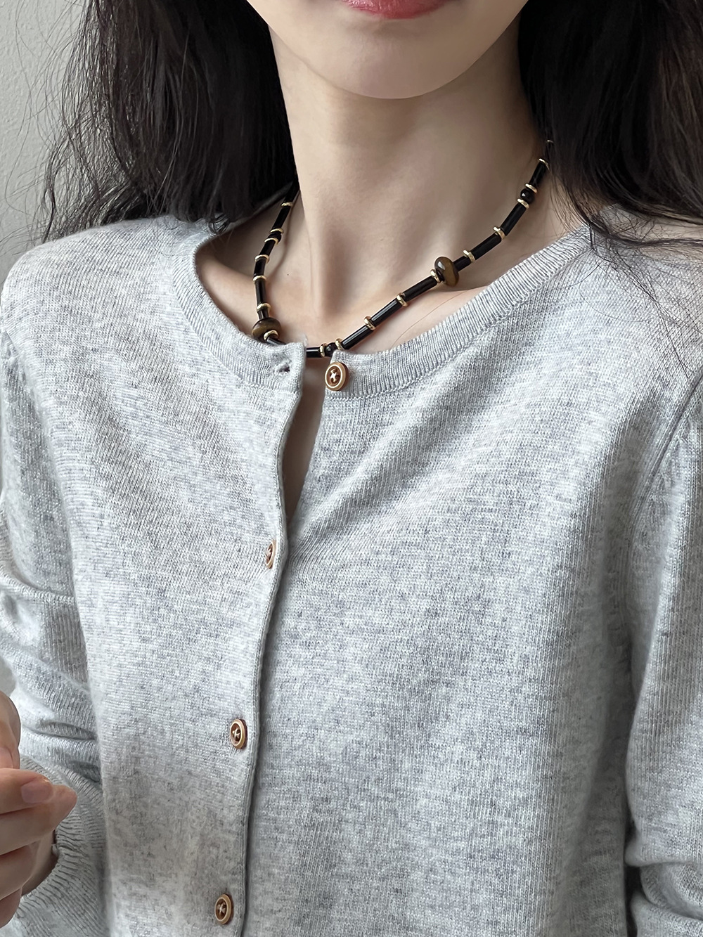 https://fulmo-img-server.com/cardigans/558ebe8f-30bc-4108-b74a-3dd164881549.jpg