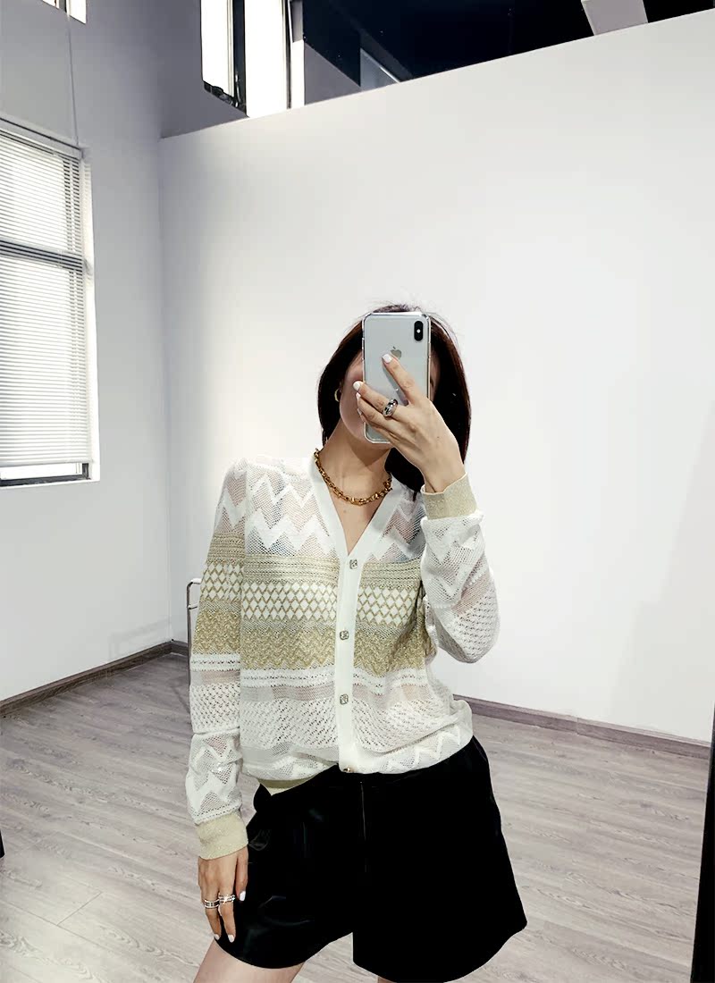 https://fulmo-img-server.com/cardigans/61687606-0bcd-486d-9147-41885b338e7f.jpg