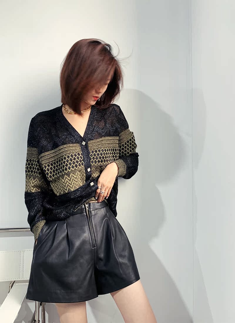 https://fulmo-img-server.com/cardigans/7419b3cc-d389-4fb2-a072-4991088aed32.jpg
